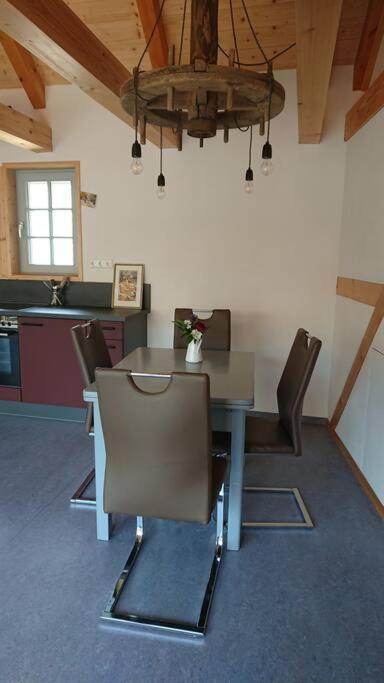 Mothsgut - Moderne Ferienwohnung Auf Dem Bauernhof Im Erzgebirge Oelsnitz  Экстерьер фото